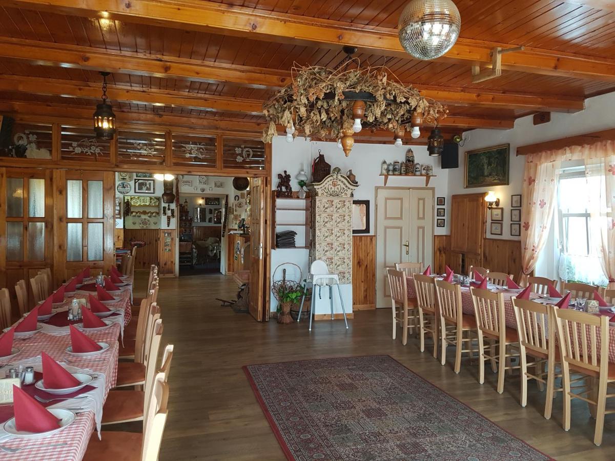 Hostinec Selsky Dvur Zbiroh Kültér fotó