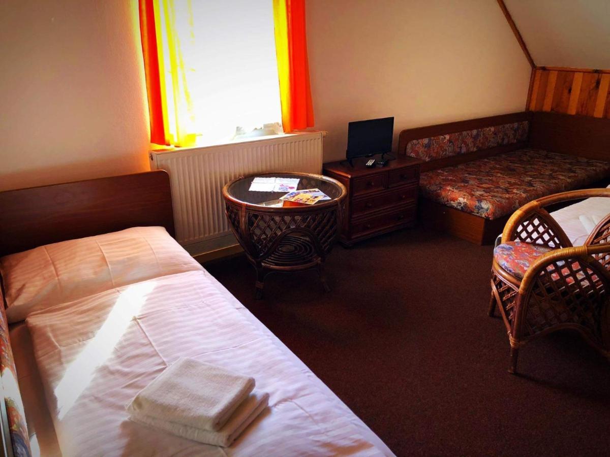 Hostinec Selsky Dvur Zbiroh Kültér fotó